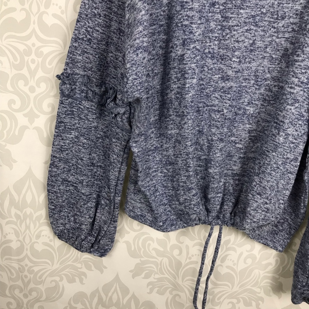 Amelia James Blue Heathered Pullover Watertown - Picture 6 of 7